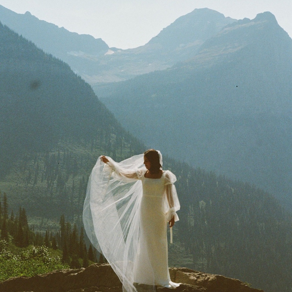 Boho Wedding dress with Sheer Bubble Sleeves